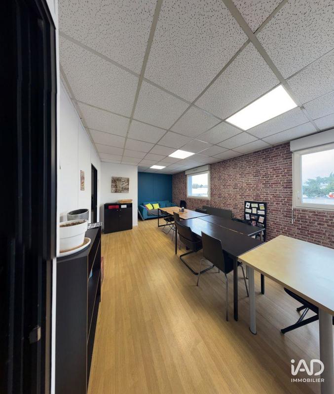 Local commercial - 592 m²