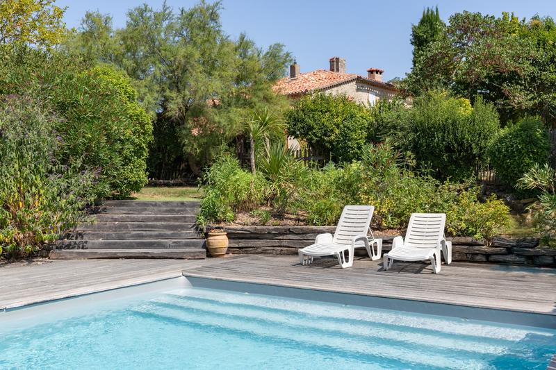 Maison - 250 m² - 10 pièces