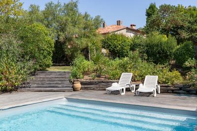 Maison - 250 m² - 10 pièces