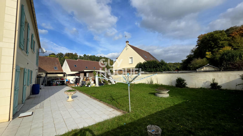 Maison - 275 m² - 12 pièces