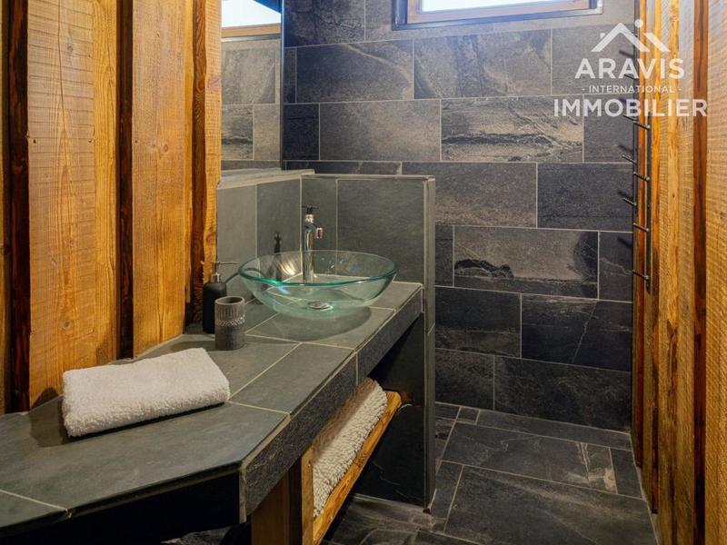 Châlet - 340 m² - 10 pièces