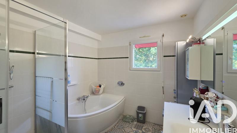 Maison - 170 m² - 8 pièces