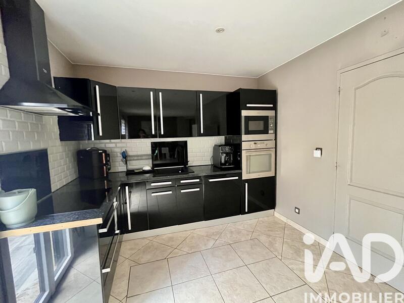 Maison - 90 m² - 5 pièces