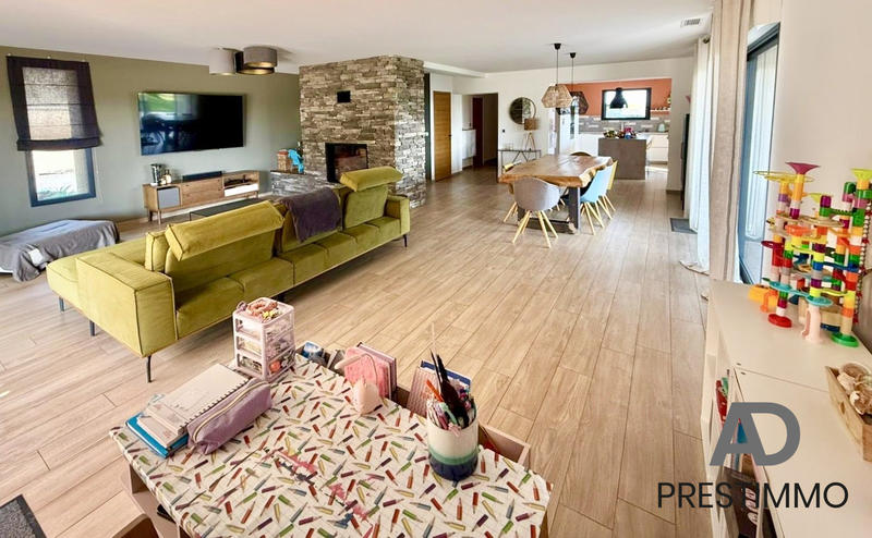 Villa - 250 m² - 6 pièces