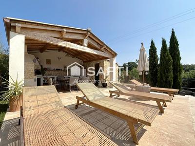 Maison - 212 m² - 8 pièces