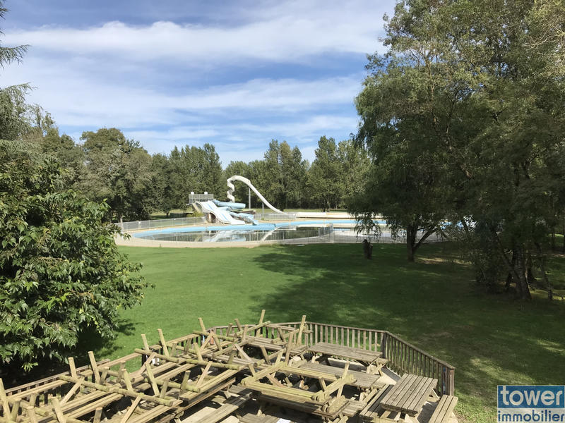 Propriété - 199 m² - 6 pièces