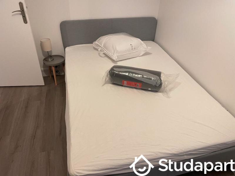 Chambre - 11 m² - 1 pièce