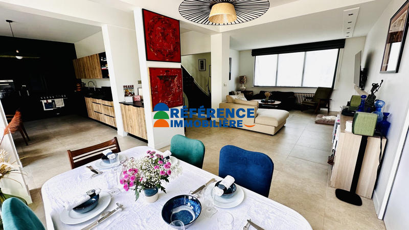 Maison - 210 m² - 5 pièces