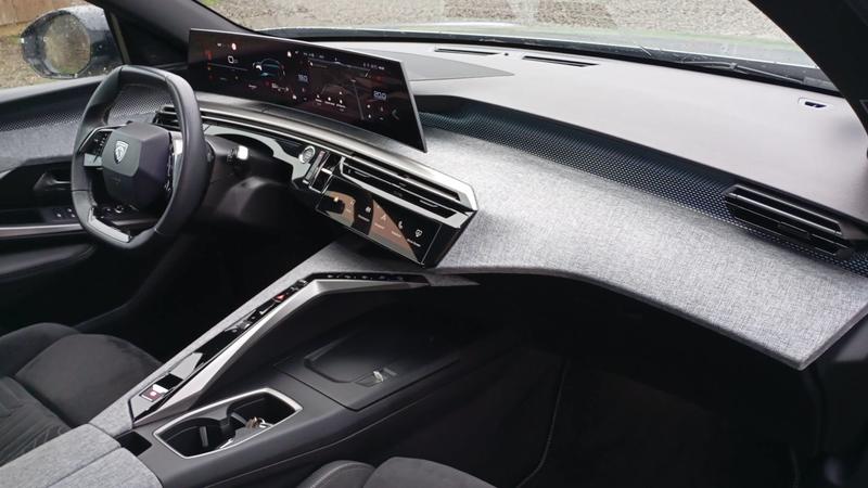 Peugeot 3008 III 1.2 Hybrid 136 e-Dcs6 Gt - Automatique Toit ouvrant