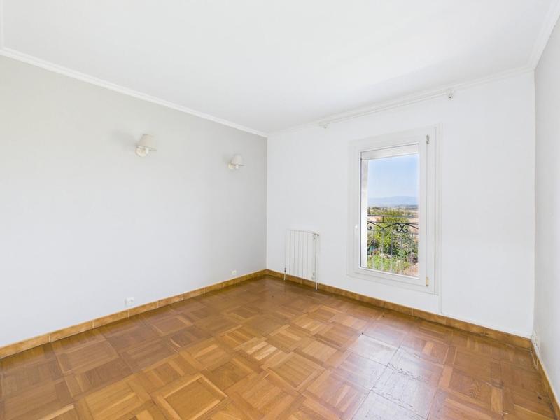 Maison - 195 m² - 8 pièces