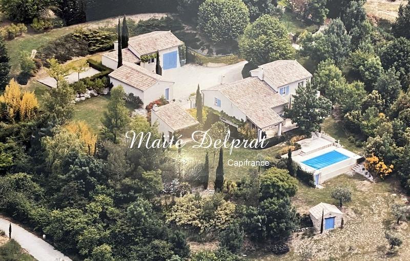 Propriété - 220 m² - 7 pièces