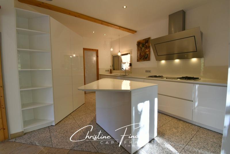 Maison - 251 m² - 10 pièces