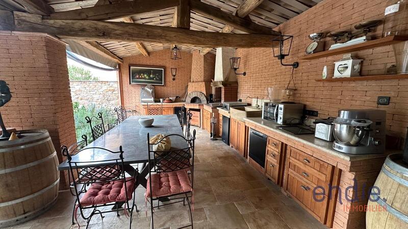 Maison - 140 m² - 4 pièces