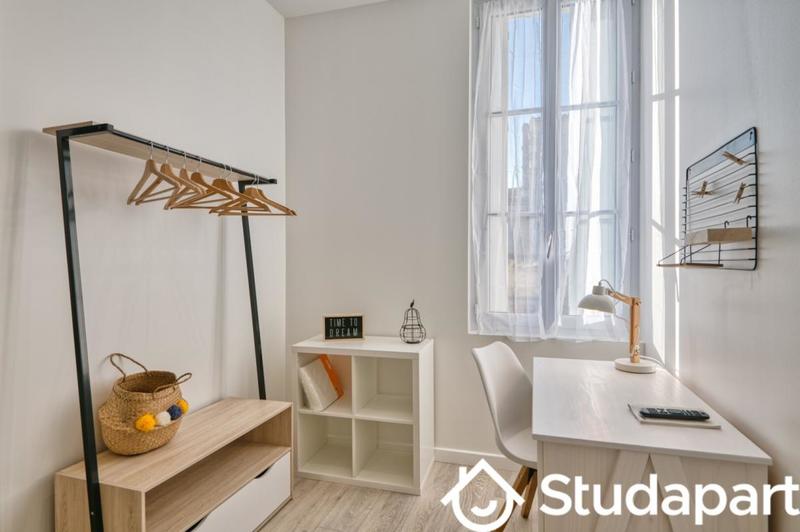 Chambre - 11 m² - 1 pièce