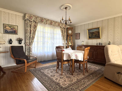 Maison - 130 m² - 7 pièces