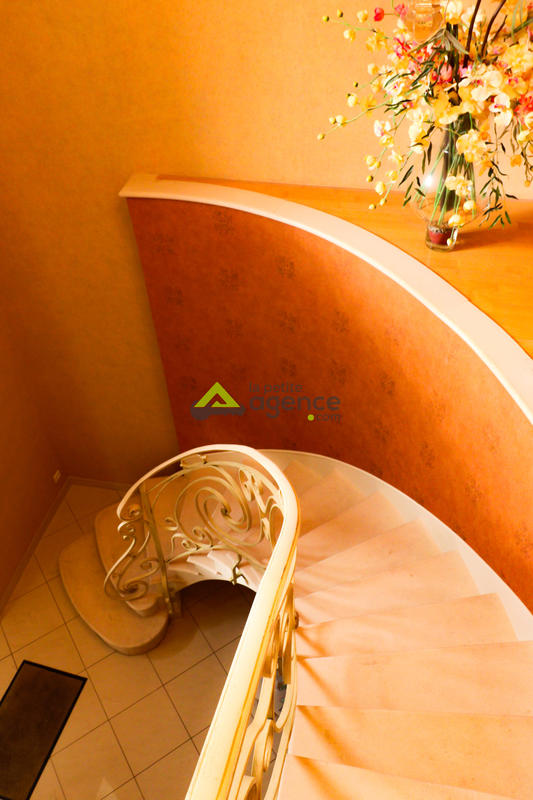 Propriété - 215 m² - 7 pièces