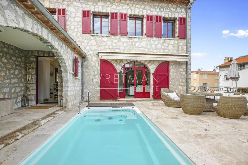 Villa - 270 m² - 7 pièces