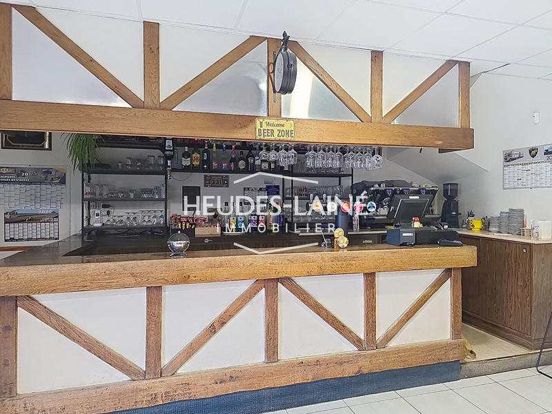 Local commercial - 454 m²