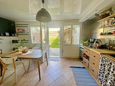 Maison - 96 m² - 4 pièces