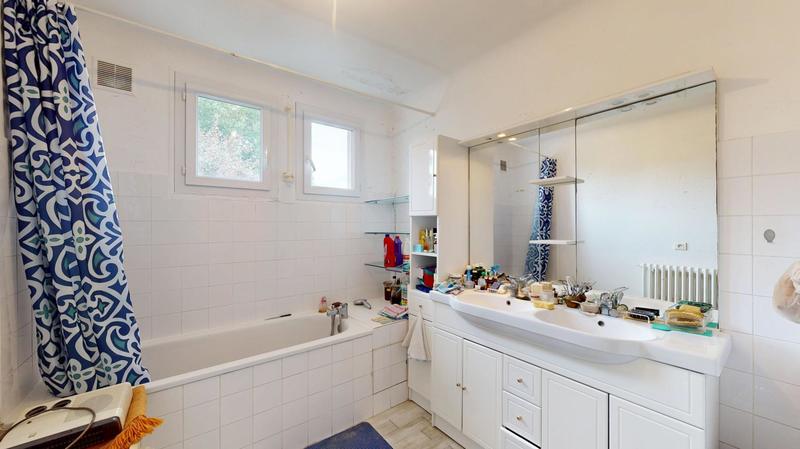 Maison - 160 m² - 8 pièces