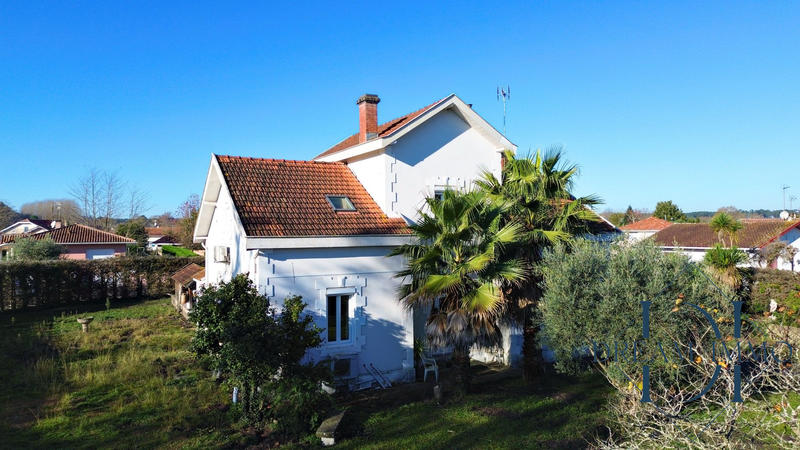 Maison - 180 m² - 6 pièces