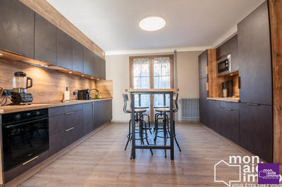 Maison traditionnelle - 203 m² - 7 pièces