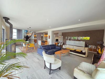 Maison - 156 m² - 6 pièces
