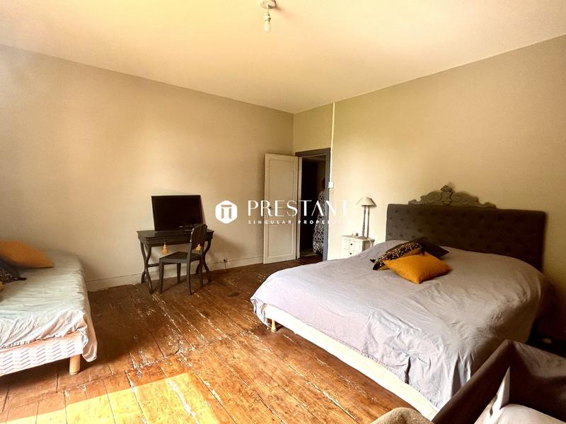 Maison - 411 m² - 11 pièces