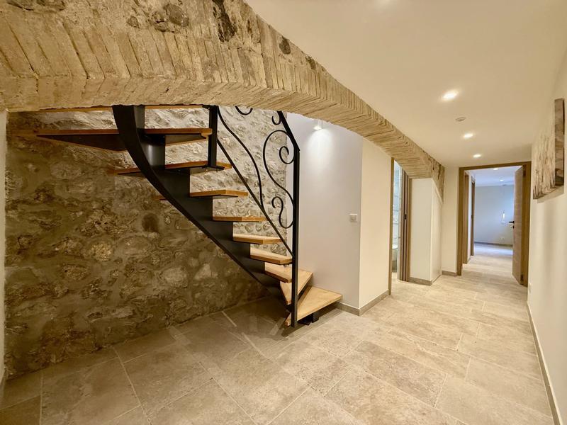 Appartement - 108 m² - 5 pièces