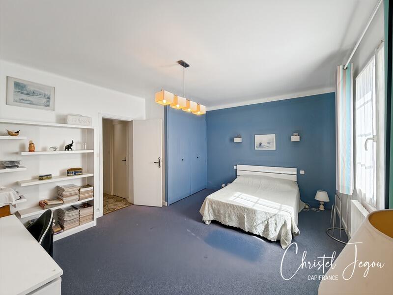 Maison - 276 m² - 8 pièces