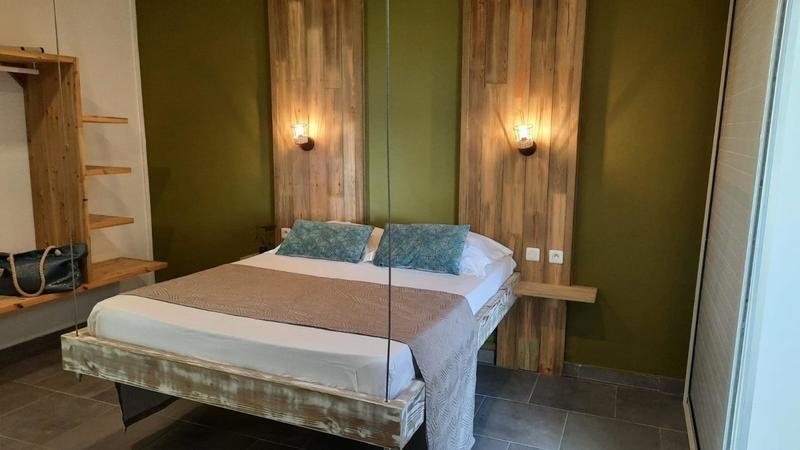 Maison - 277 m² - 8 pièces