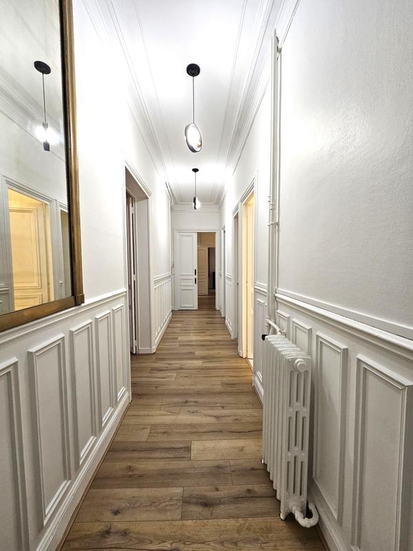 Bureau - 95 m² - 5 pièces