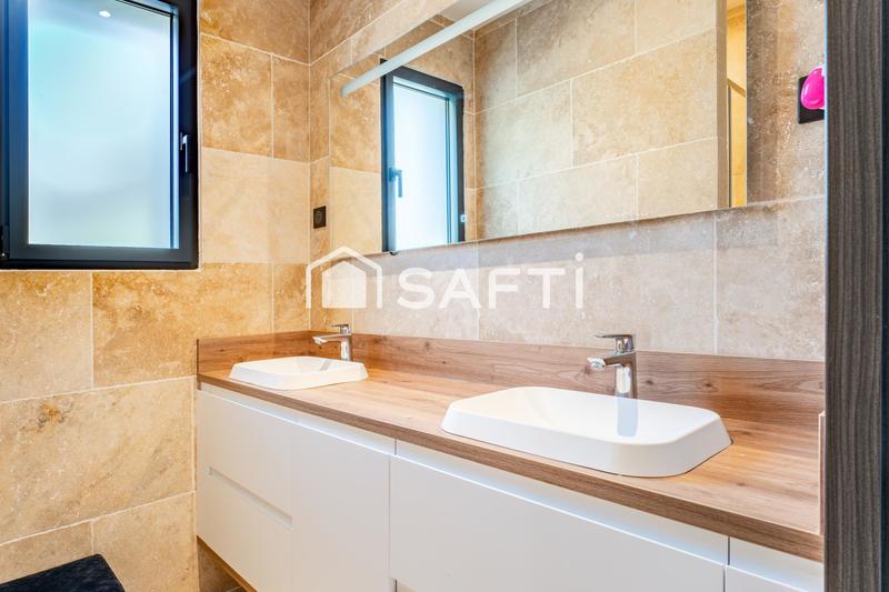 Maison - 181 m² - 6 pièces