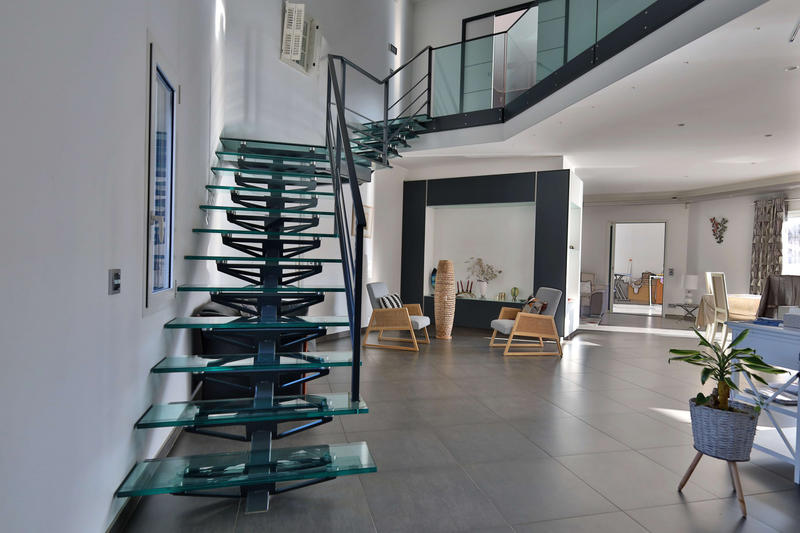 Maison - 283 m² - 6 pièces