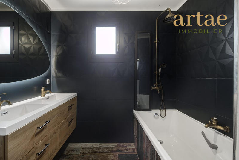 Maison - 115 m² - 6 pièces