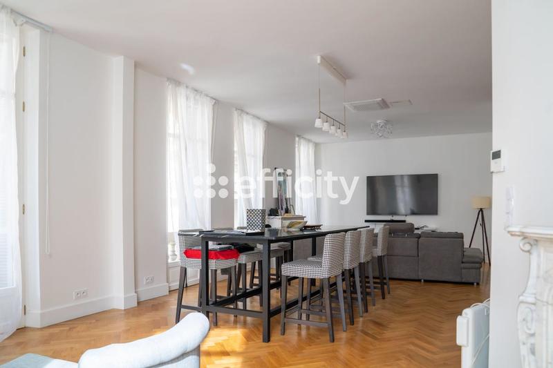 Appartement - 136 m² - 5 pièces