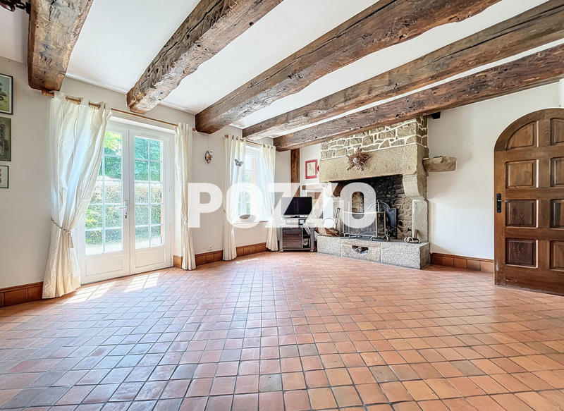 Maison - 210 m² - 8 pièces