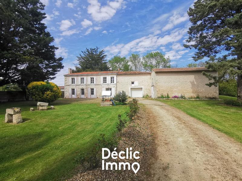 Maison en pierre - 141 m² - 6 pièces