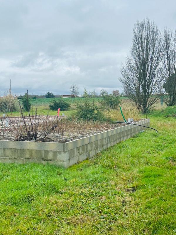 Terrain constructible - 1 400 m²