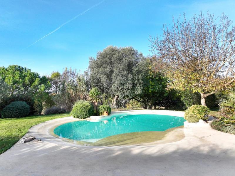 Maison - 225 m² - 7 pièces