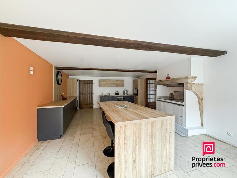 Maison - 260 m² - 6 pièces