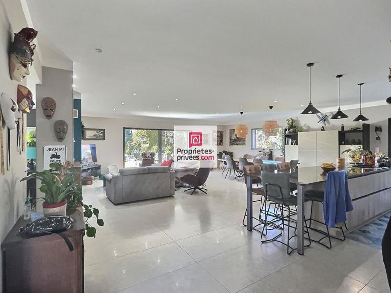 Villa - 184 m² - 6 pièces