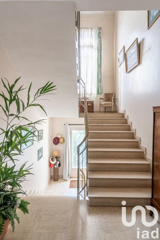 Maison - 289 m² - 10 pièces