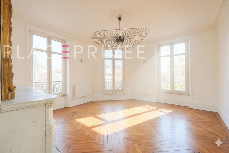 Appartement - 130 m² - 5 pièces