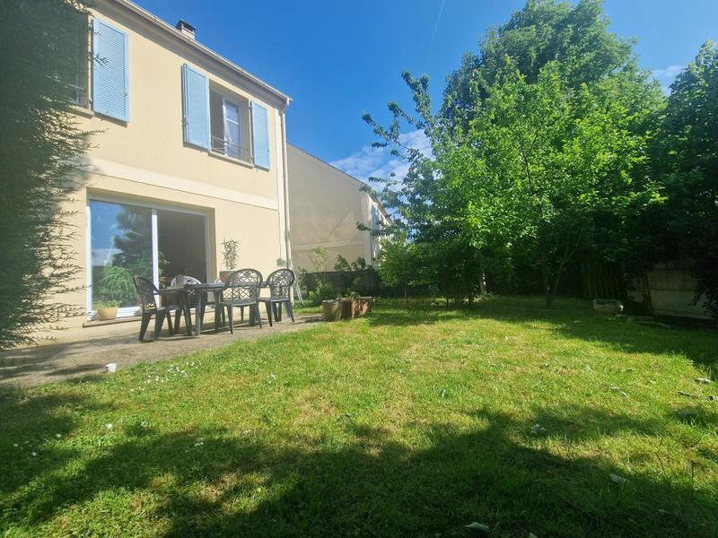 Maison - 93 m² - 4 pièces