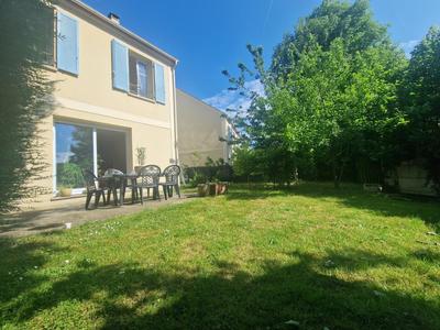 Maison - 93 m² - 4 pièces