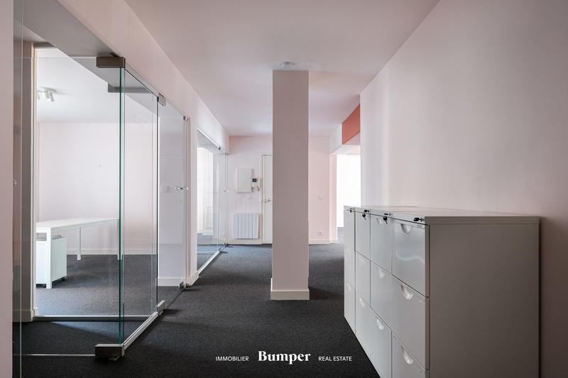 Bureau - 102 m² - 5 pièces