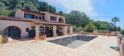 Villa - 276 m² - 11 pièces