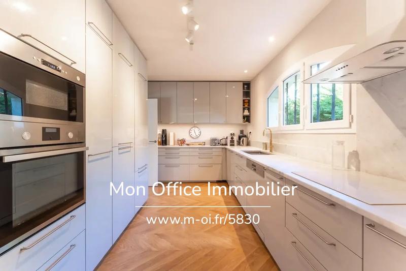 Maison - 178 m² - 7 pièces