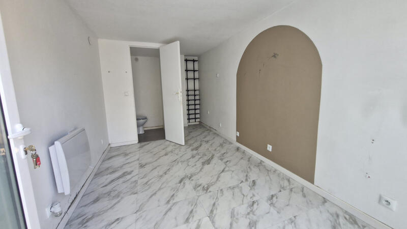 Local commercial - 11 m² - 1 pièce